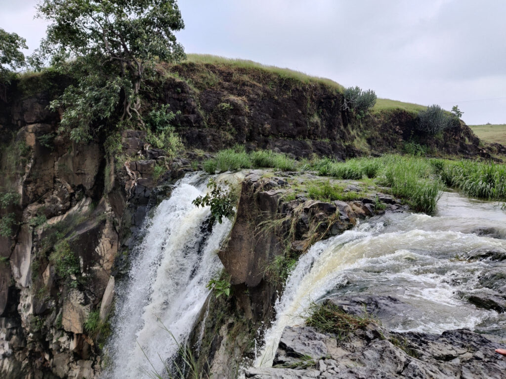 Hatyari Khoh waterfall