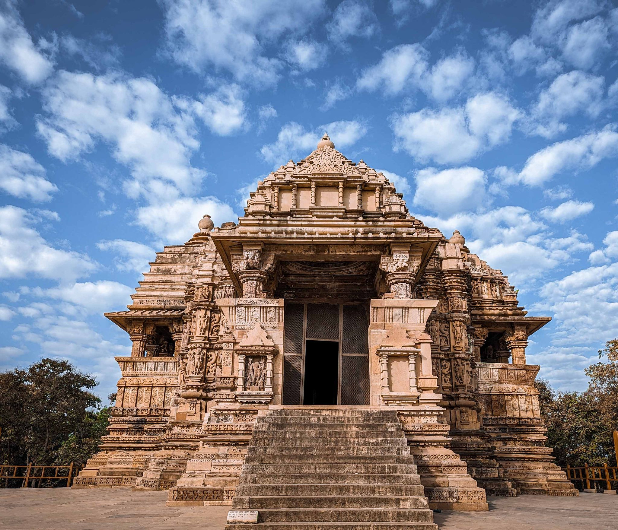 Devi Jagadambi Temple: History, Architecture -Khajuraho image-66