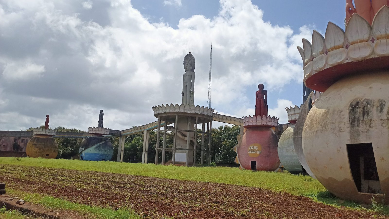Navagraha Teertha: Hubli, Karnataka nava jain temple