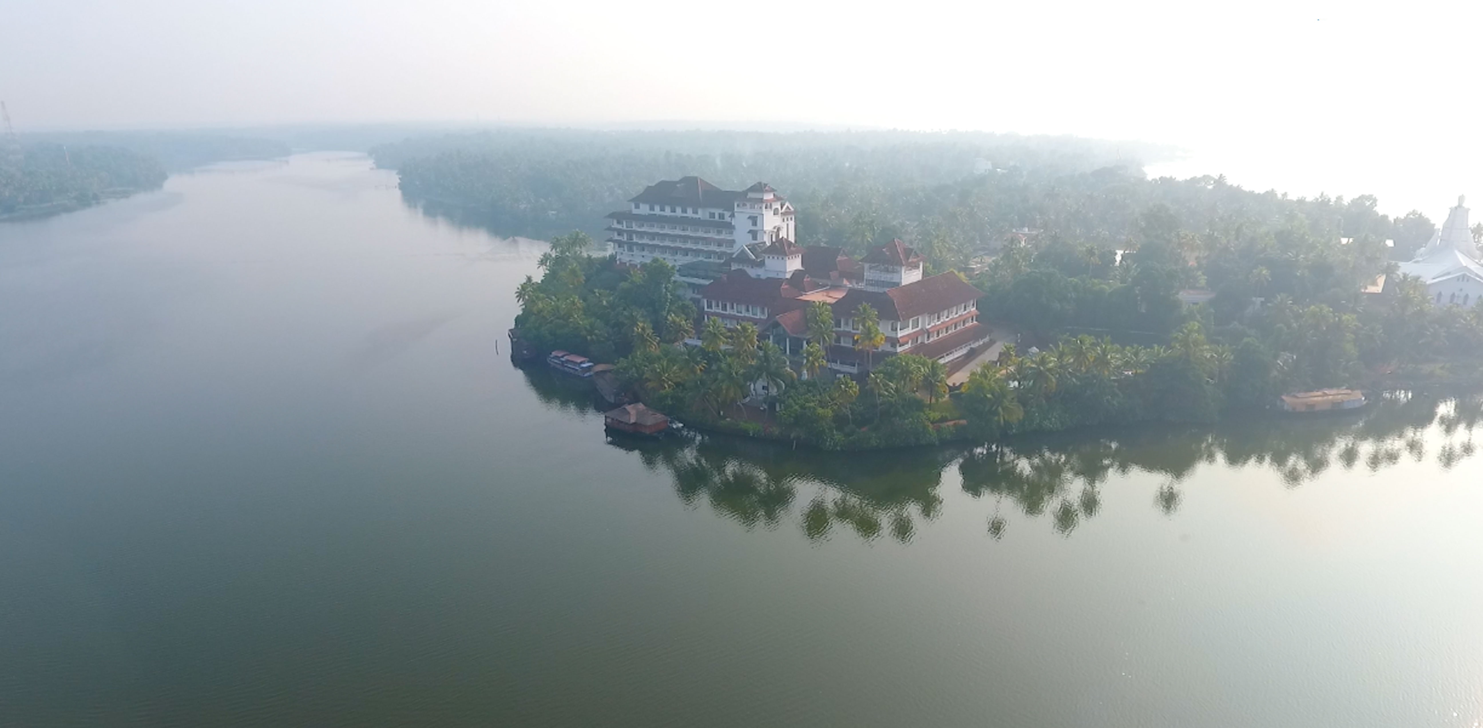 Ashtamudi Lake: The Gateway to Kerala’s Backwaters Ashtamudi Kerala