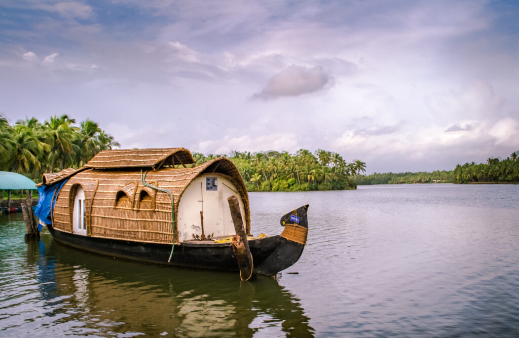 Alleppey Backwaters (Alappuzha Backwaters) - Kerala