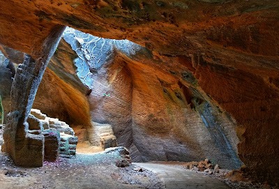 Naida Caves, Diu