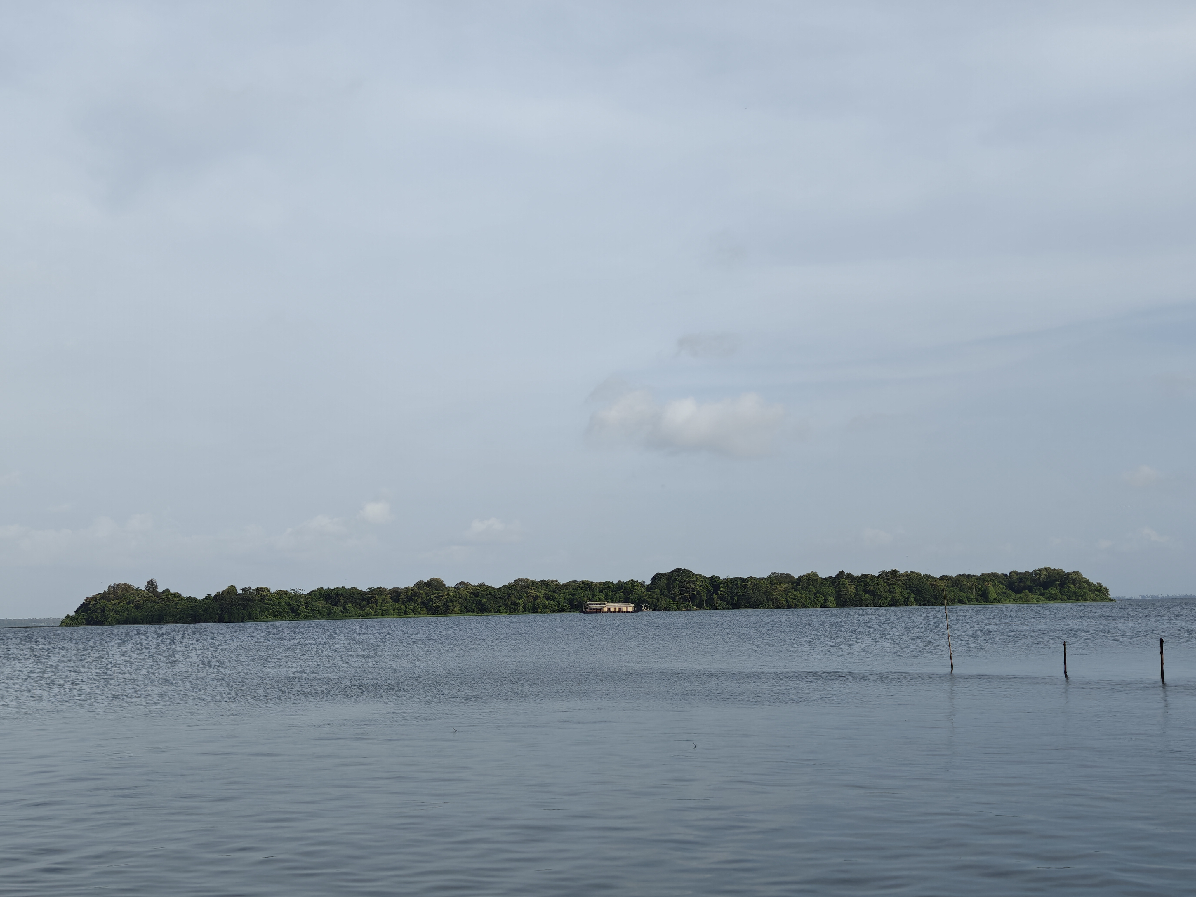 Pathiramanal Island – The Island of Midnight Sand Pathiramanal Island