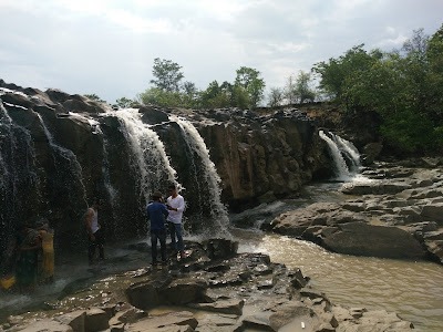 Pochera Waterfall