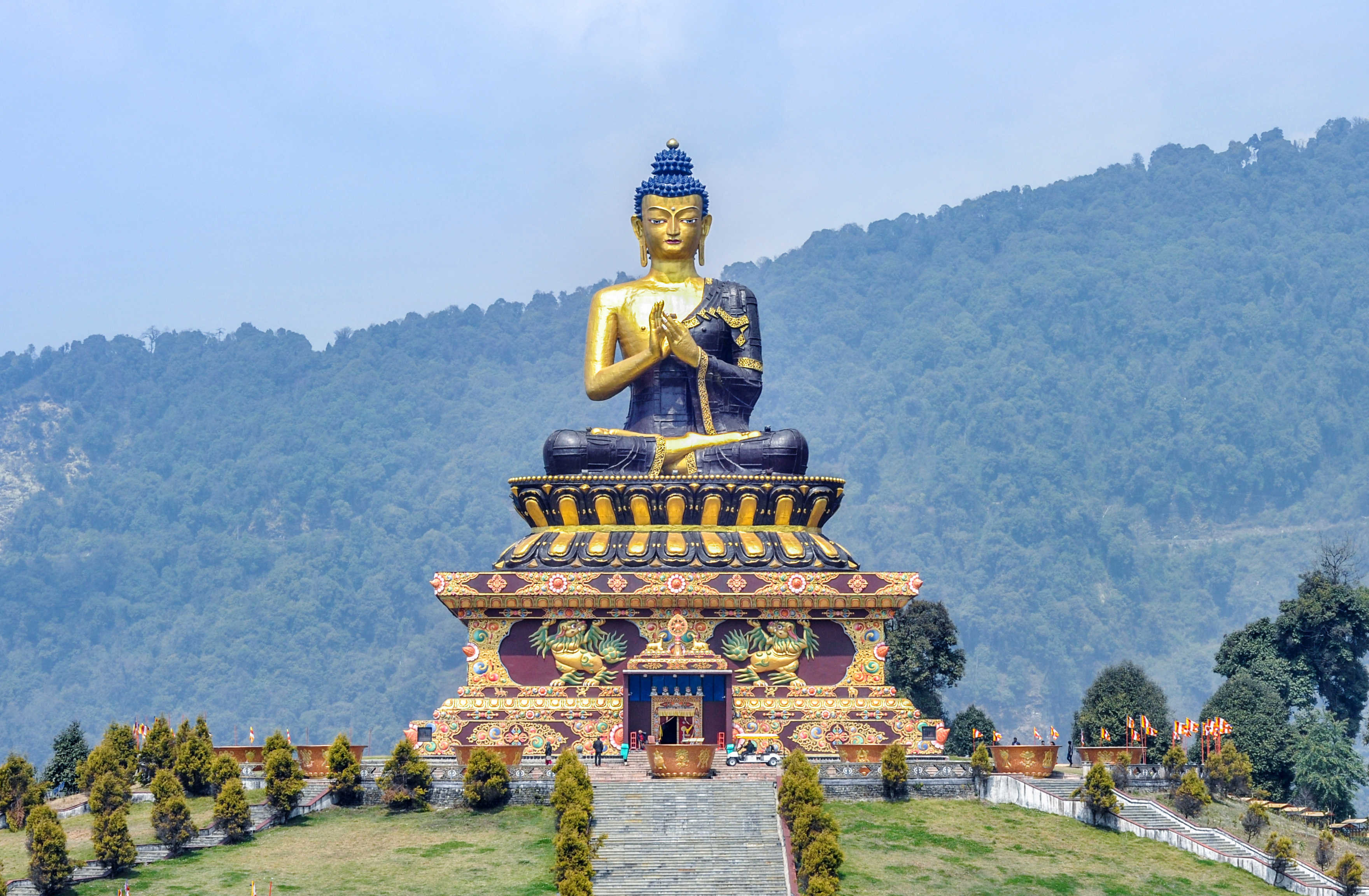 Sikkim Buddha_statue_at_Buddha_Park_of_Ravangla,_Sikkim,_India_(1)