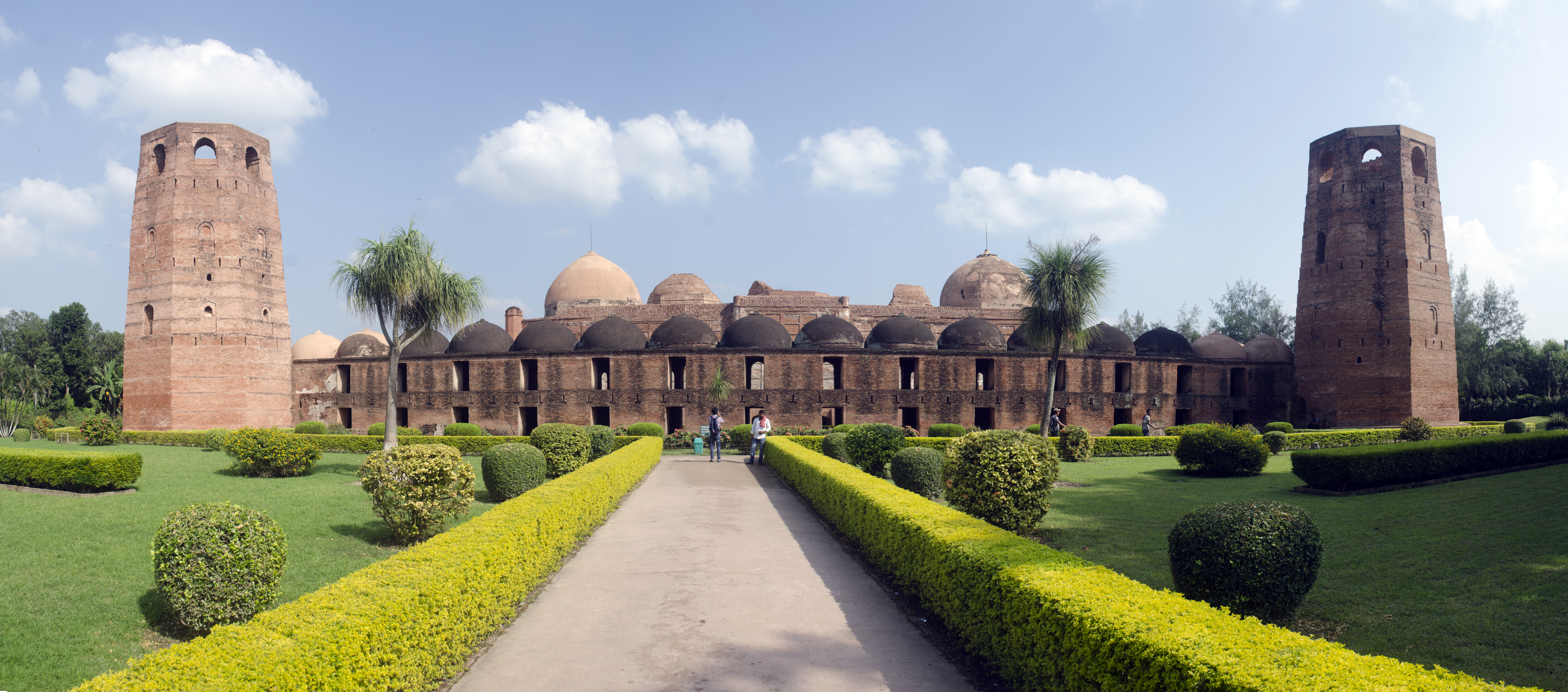 Katra Mosque, History, Architecture: Murshidabad Katra_Masjid_panoramic_view