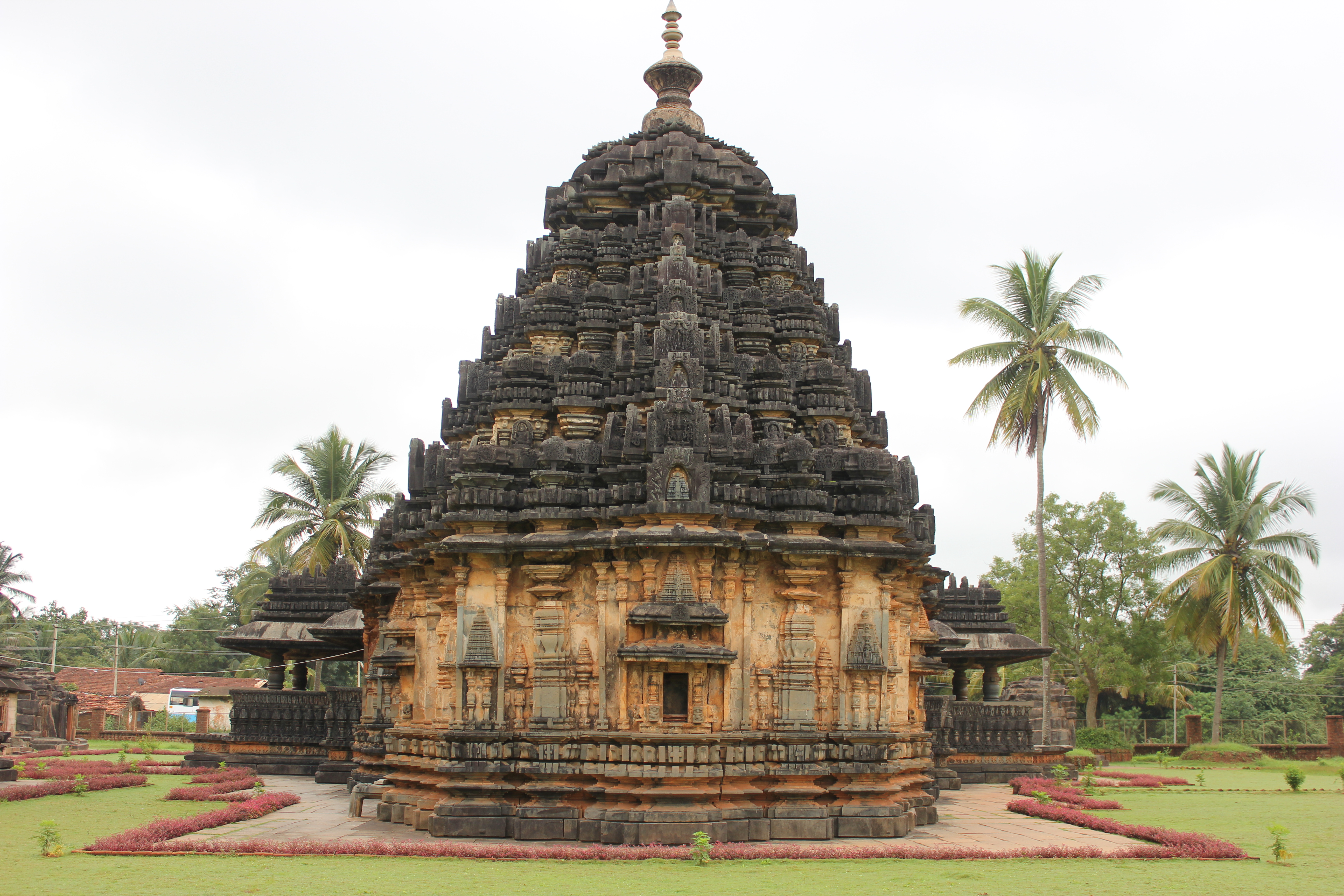 Kaitabheshvara Temple, History, Architecture - Kubatur Rear_view_of_Kaitabhesvara_temple_(1100_AD)_at_Kubatur