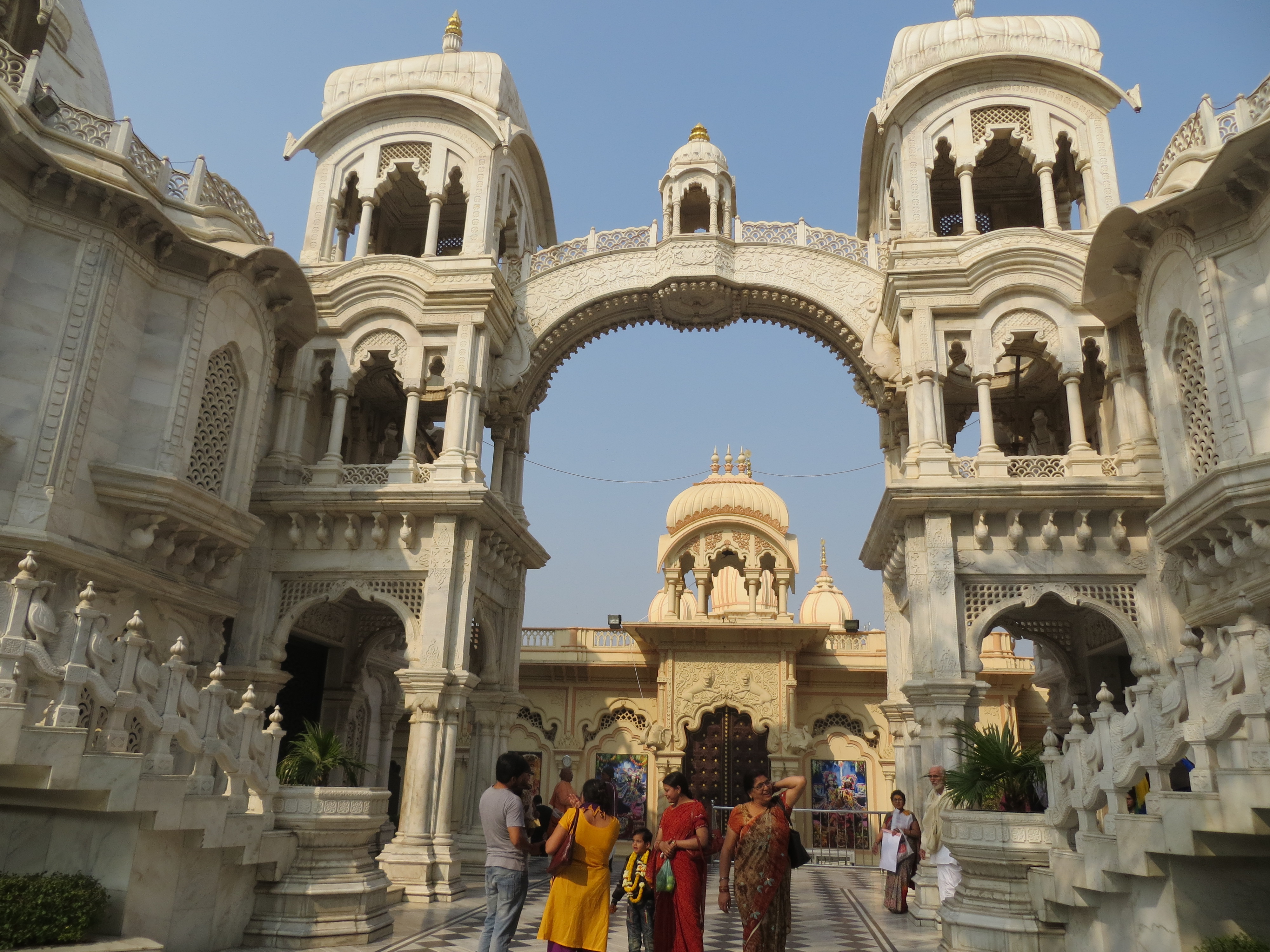ISKCON Vrindavan Temple, History, Architecture - Mathura Sri_Krishna_Balaram_Temple,_Vrindavan