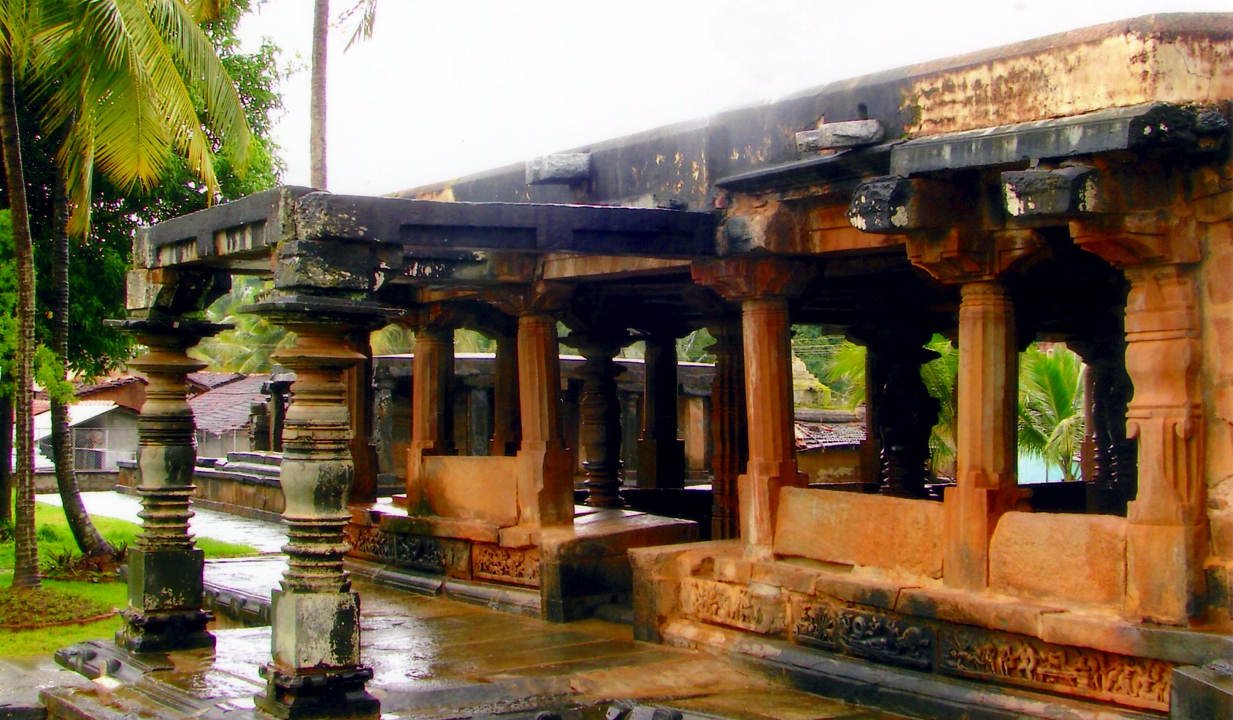 Tripurantakesvara Temple - Balligavi Tripurantakesvara_Temple_at_Balligavi