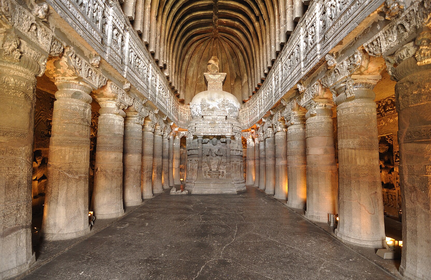 Travel Guide To Maharashtra ajanta