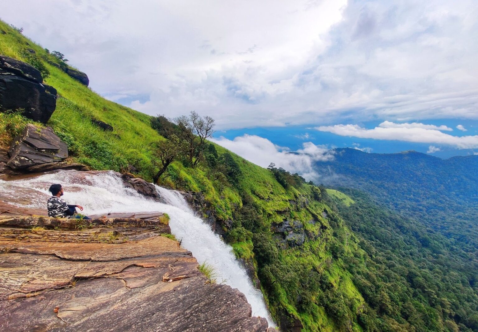 Ballarayana Durga Fort : History, Trekking, Timing - Chikmaglur Ballarayana Durga Fort