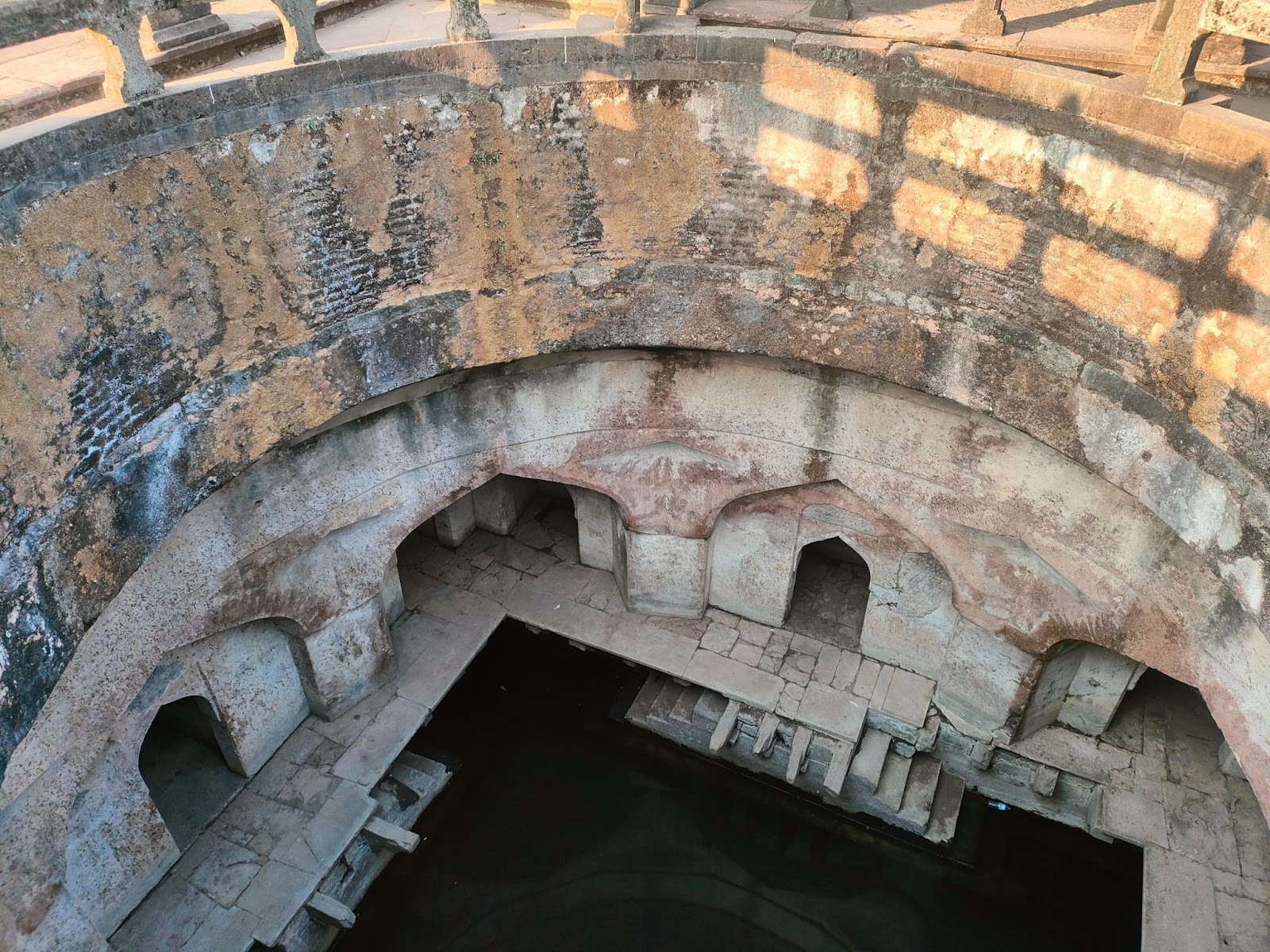 Champa Baoli (Mandu) - History, Architecture, Timing - MP champa baoli