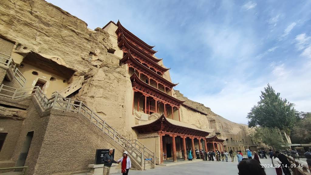 Library Cave 17: The Hidden Archive of the Silk Road Library Cave 17