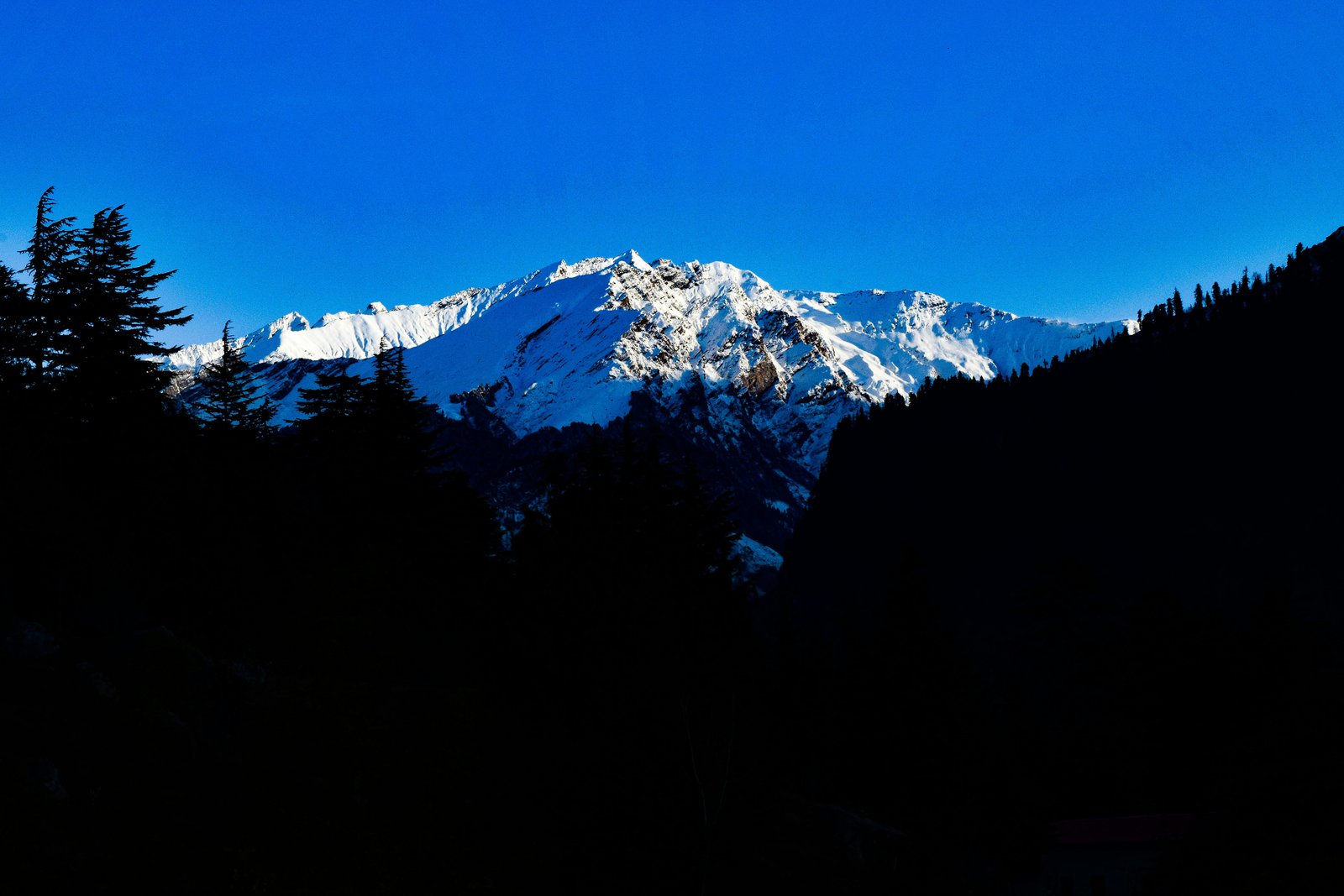 Hidden Peaks Around Manali Few Climbers Attempt Manali